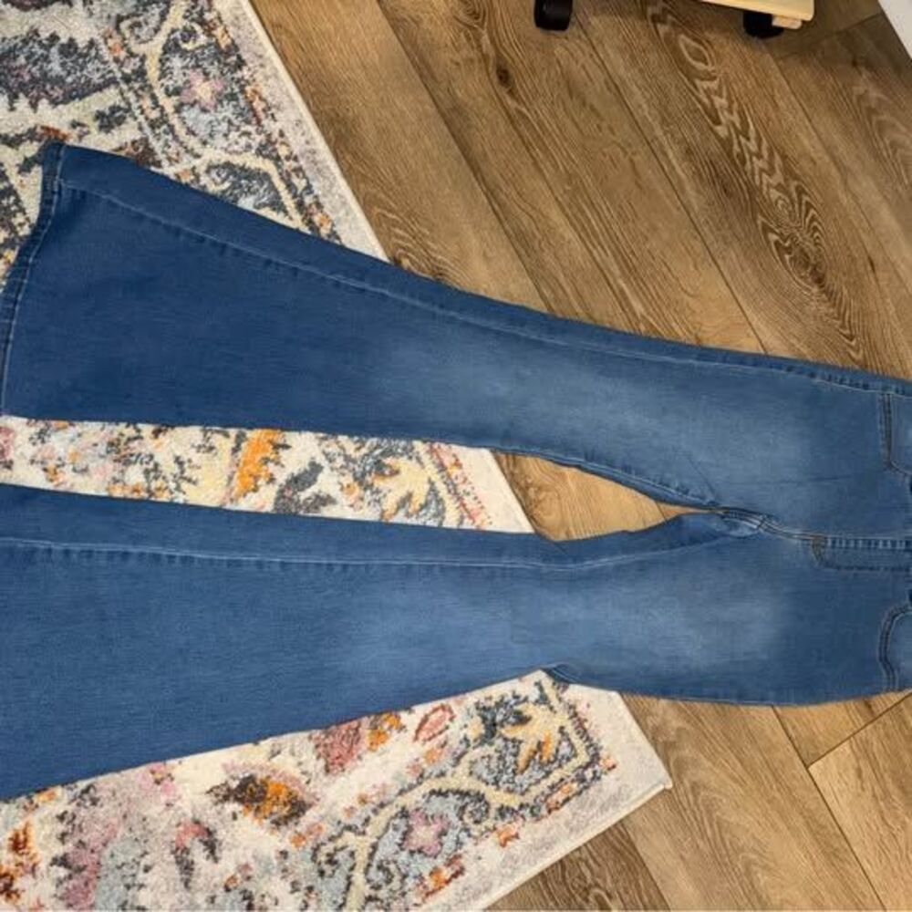 Forever 21 High Rise Flare Jeans small